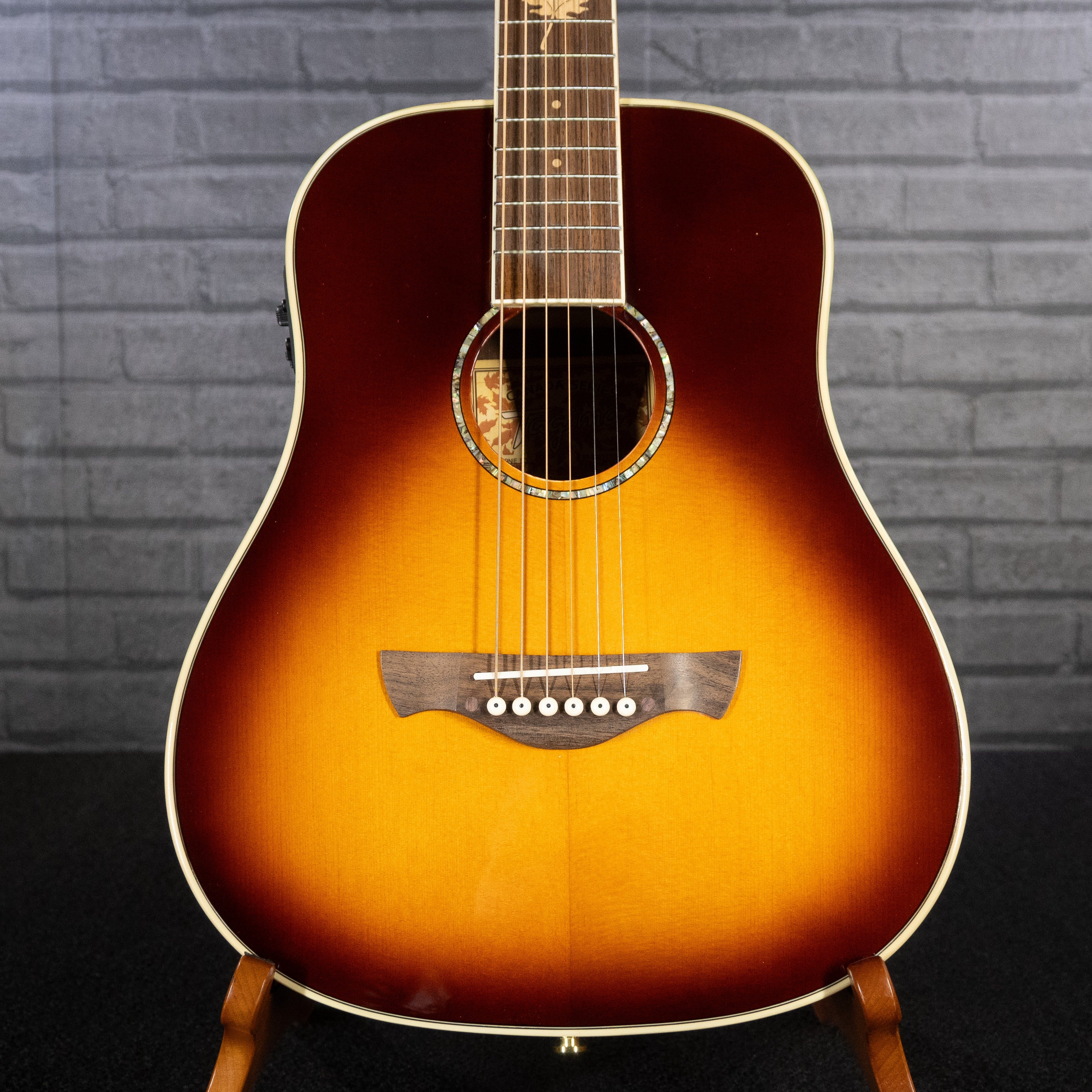 Tagima Canada Series Fernie EQ Small Body Acoustic Guitar (Cherryburst)
