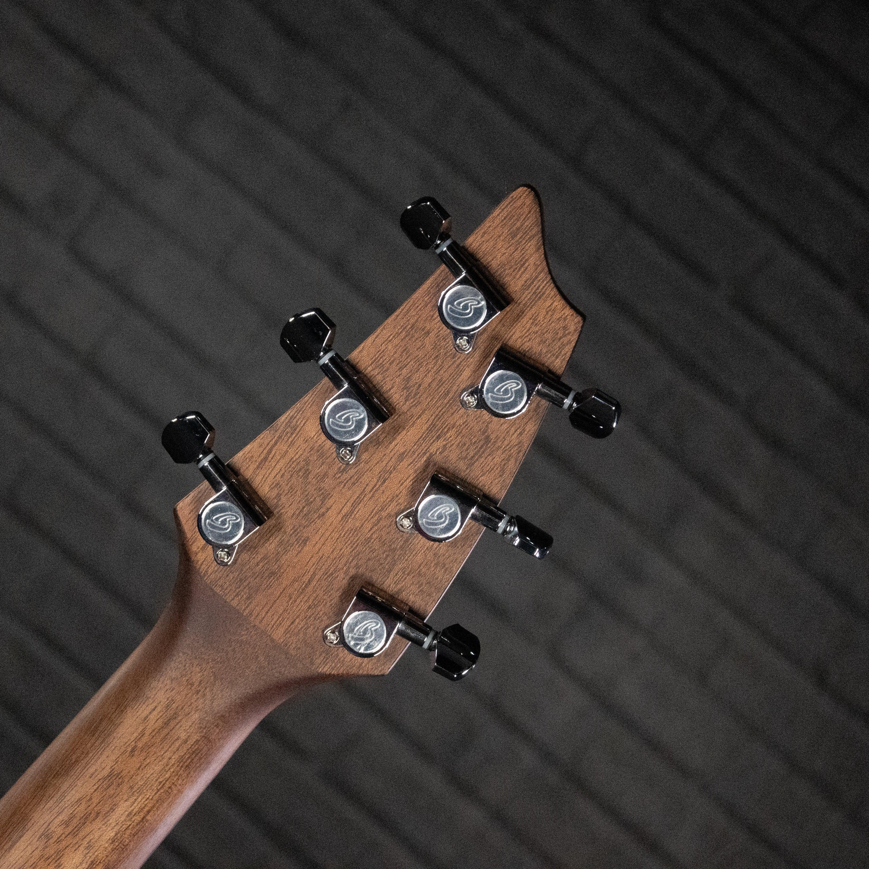 Breedlove Discovery S Concert (European Spruce - African Mahogany) - Impulse Music Co.