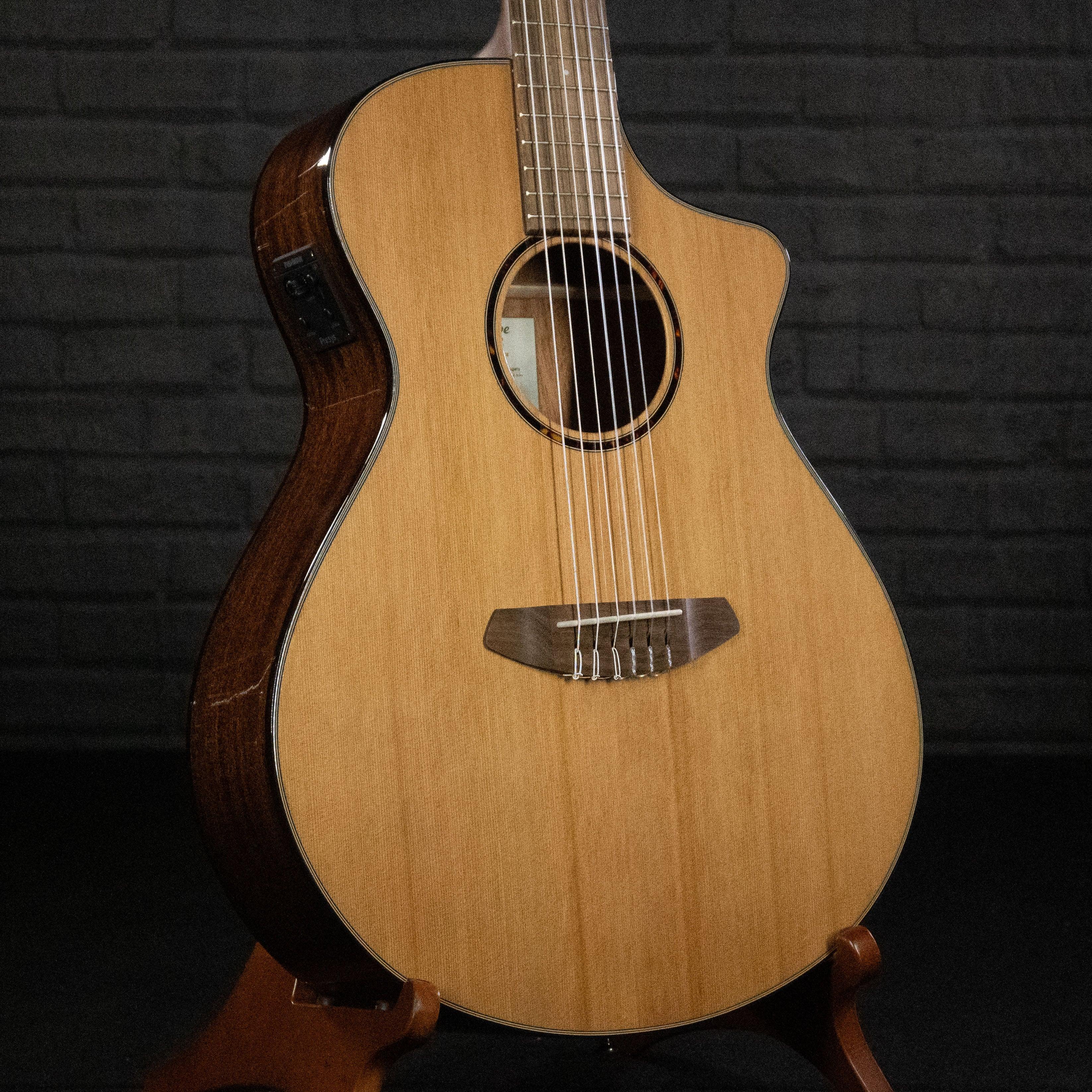 Breedlove Discovery S Concert Nylon CE (Red Cedar-African Mahogany) - Impulse Music Co.