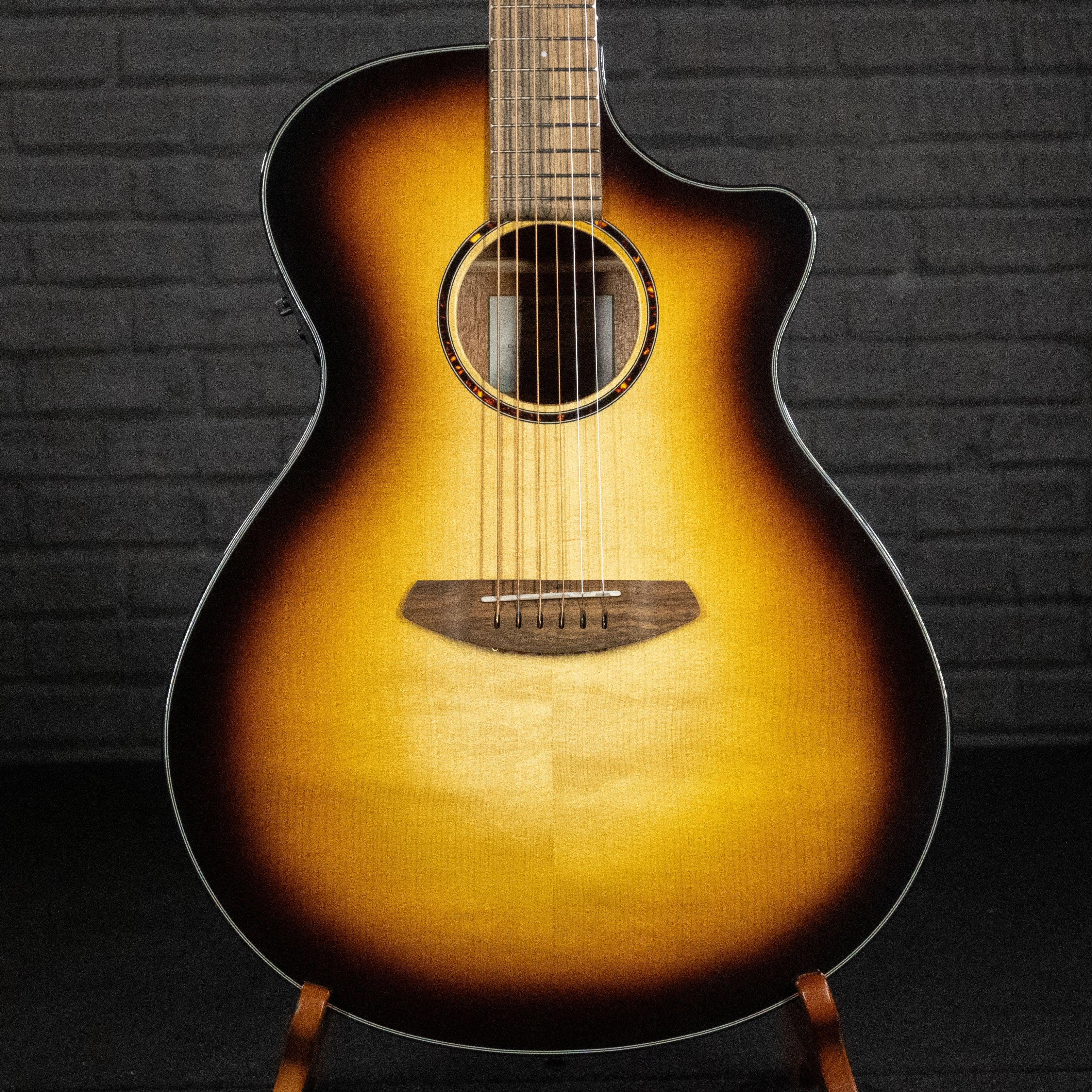 Breedlove Discovery S Concerto Edgeburst CE (European-African Mahogany) - Impulse Music Co.