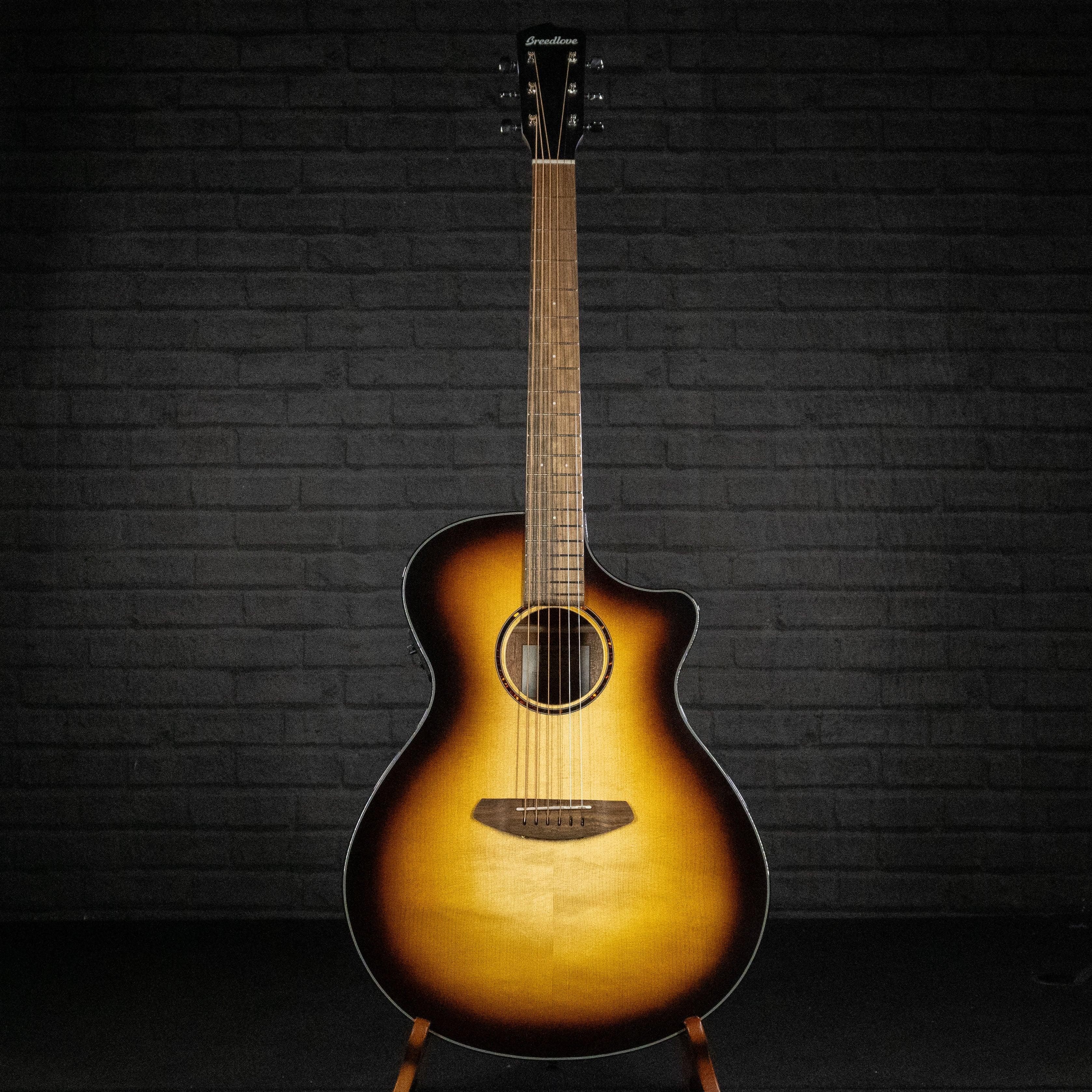 Breedlove Discovery S Concerto Edgeburst CE (European-African Mahogany) - Impulse Music Co.