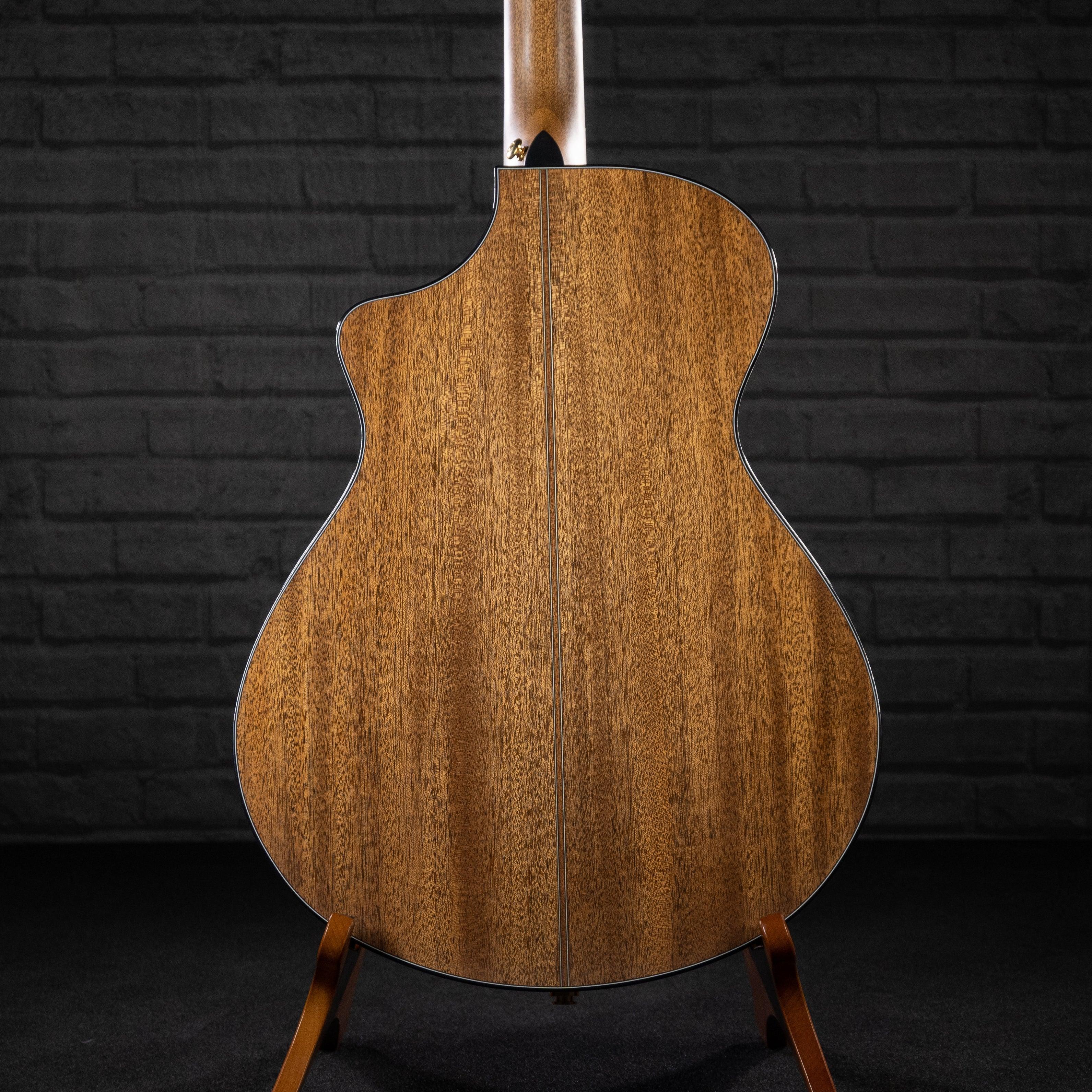 Breedlove Performer Concert Bourbon CE (B-STOCK) - Impulse Music Co.