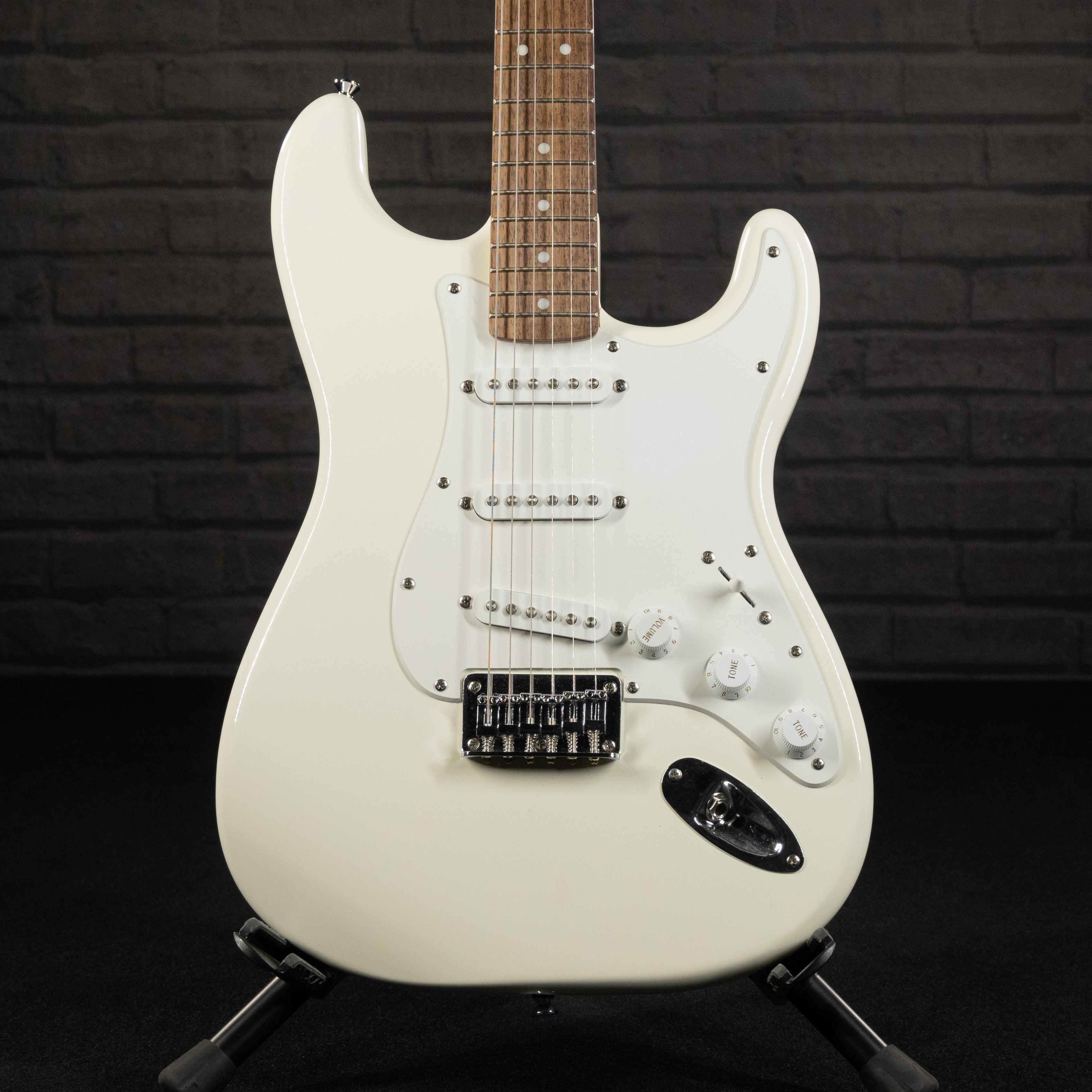 Fender Squier Bullet Stratocaster White - Impulse Music Co.