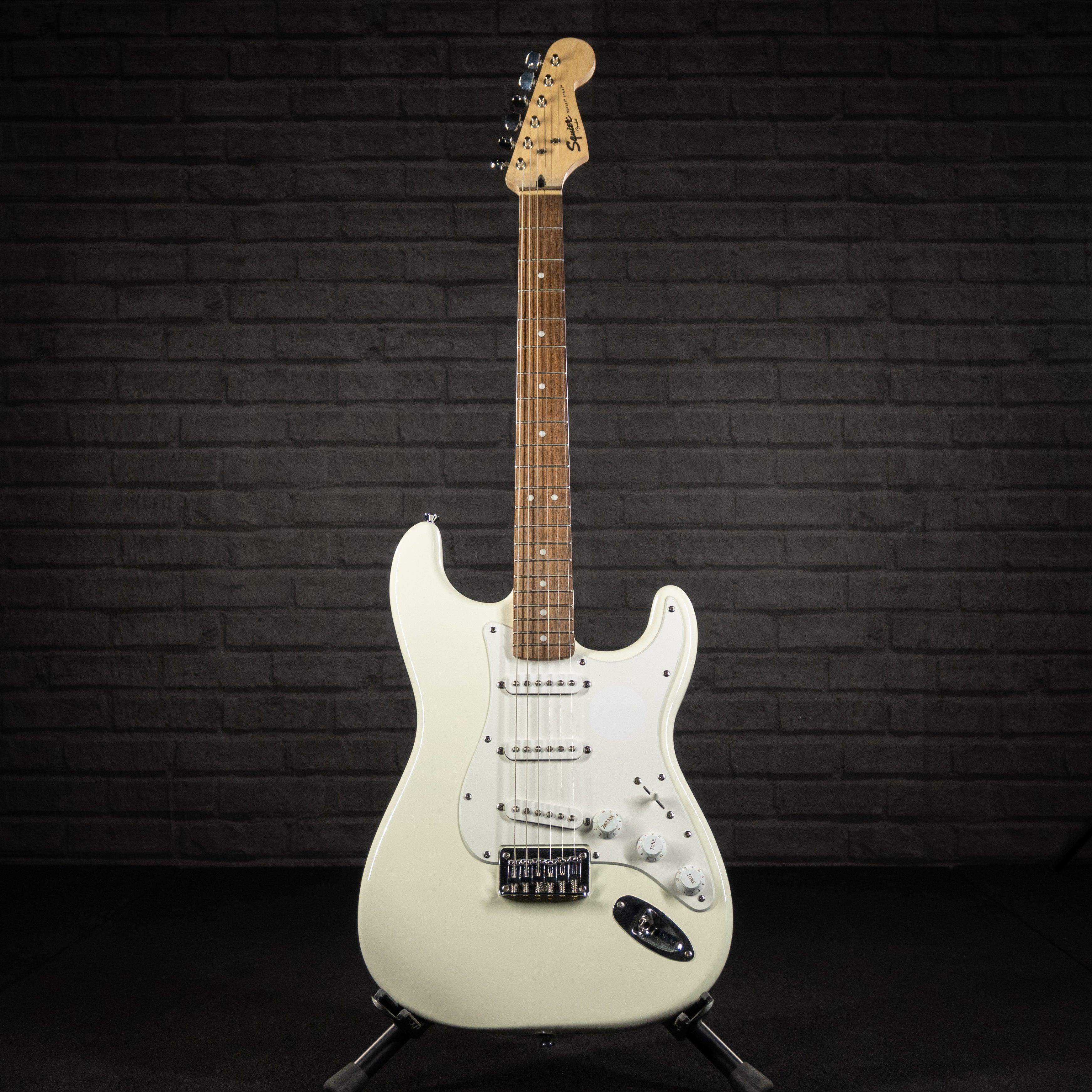 Fender Squier Bullet Stratocaster White - Impulse Music Co.
