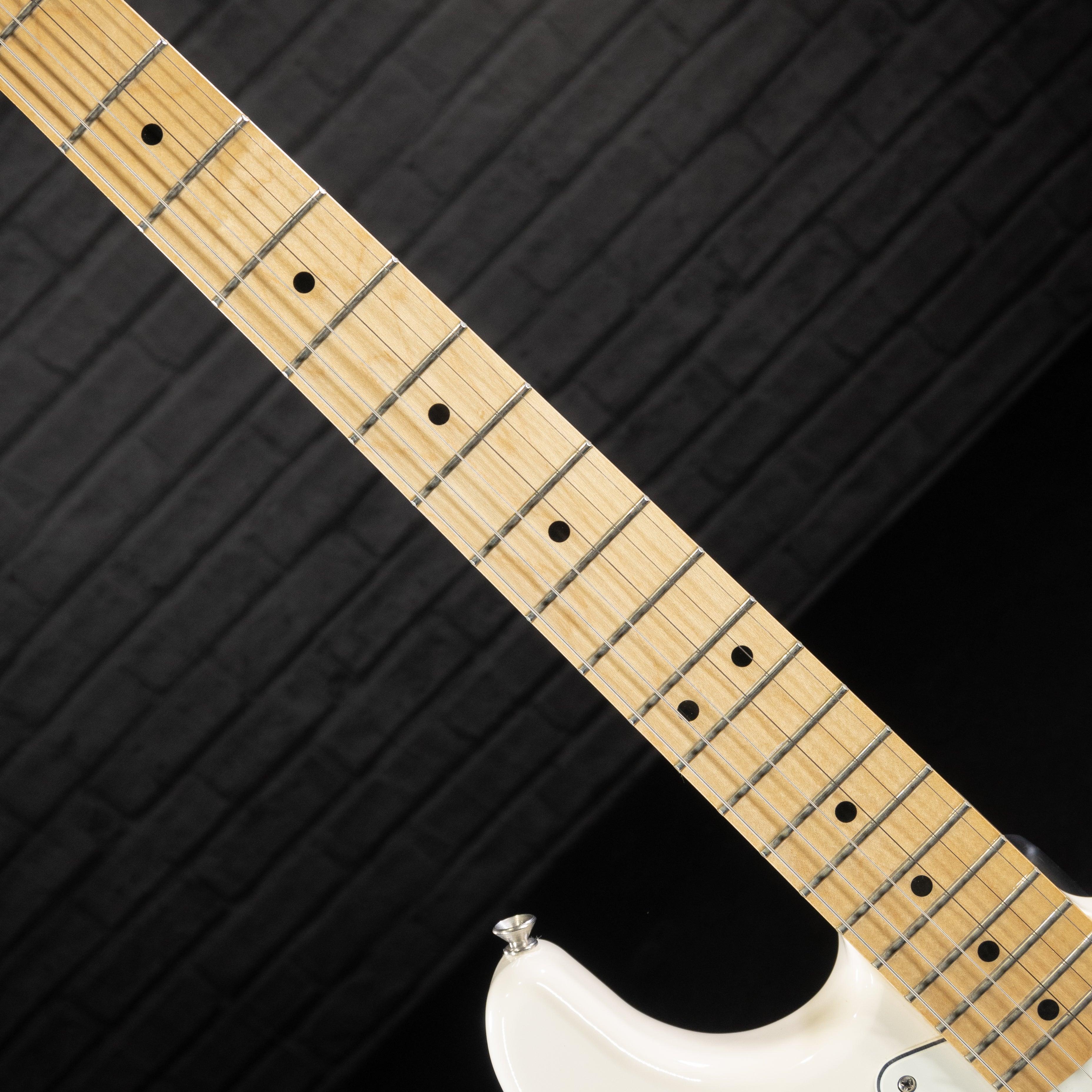 Fender Stratocaster MIM Arctic White USED - Impulse Music Co.