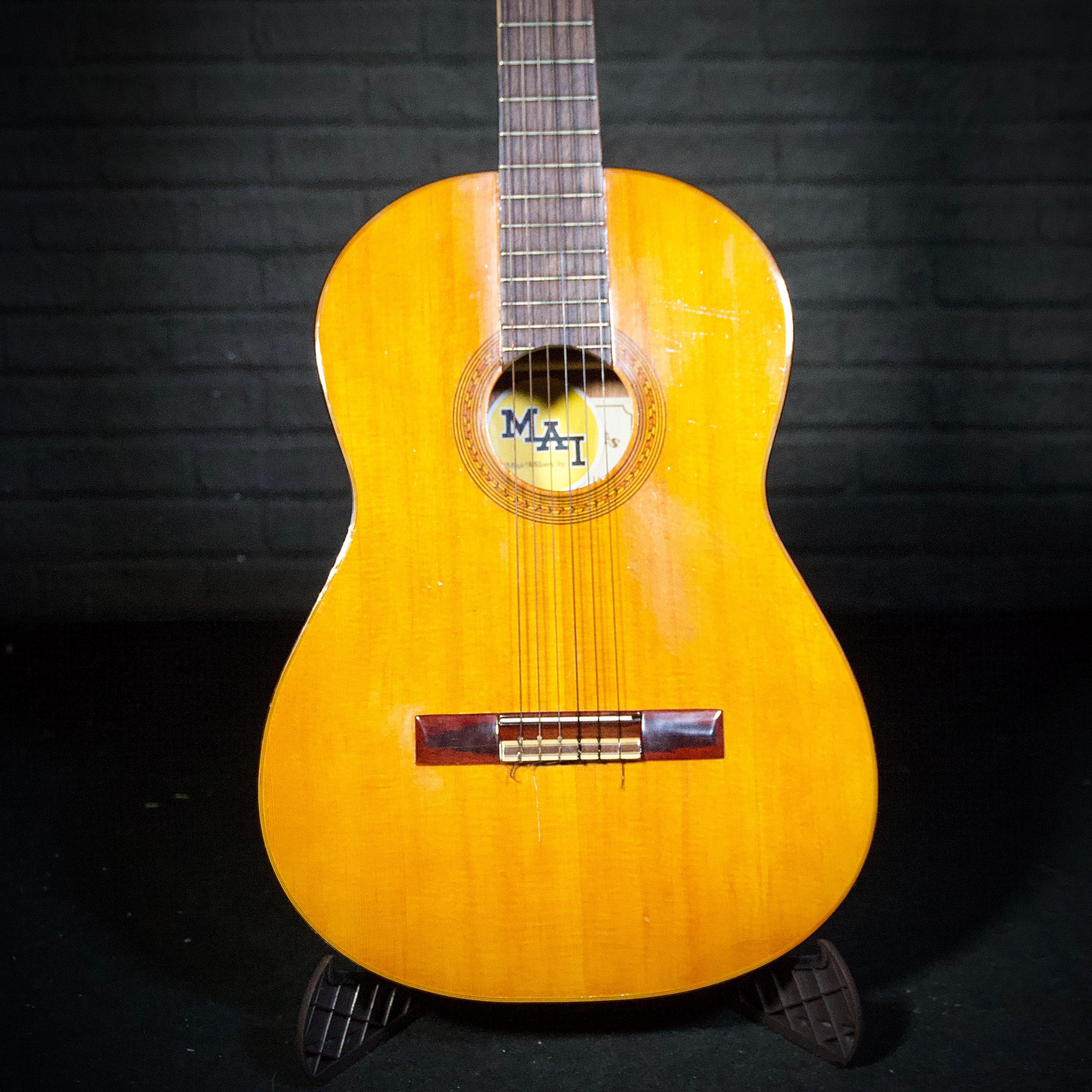 Nameless 'MAI' Classical Guitar w/ Case [USED]