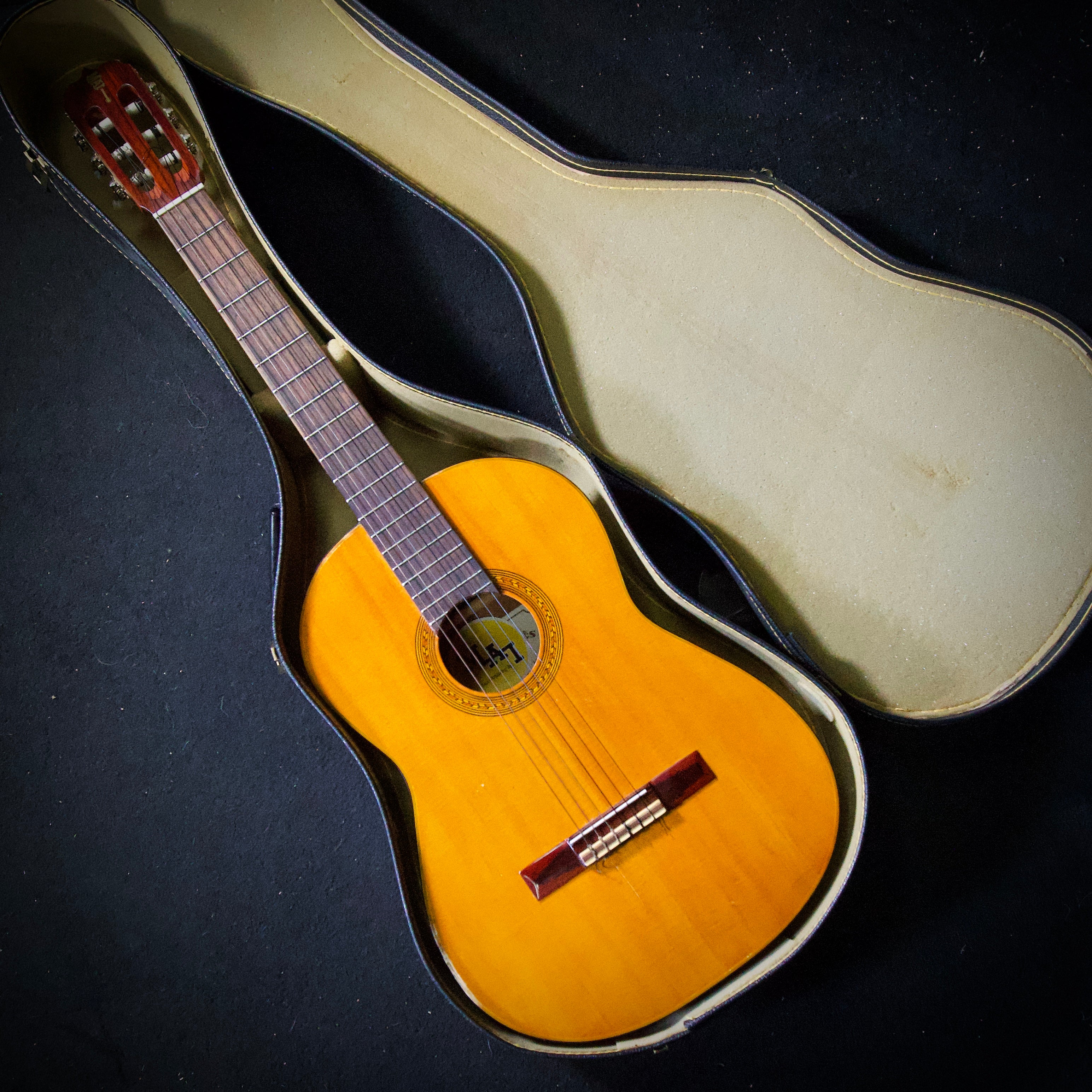 Nameless 'MAI' Classical Guitar w/ Case [USED]