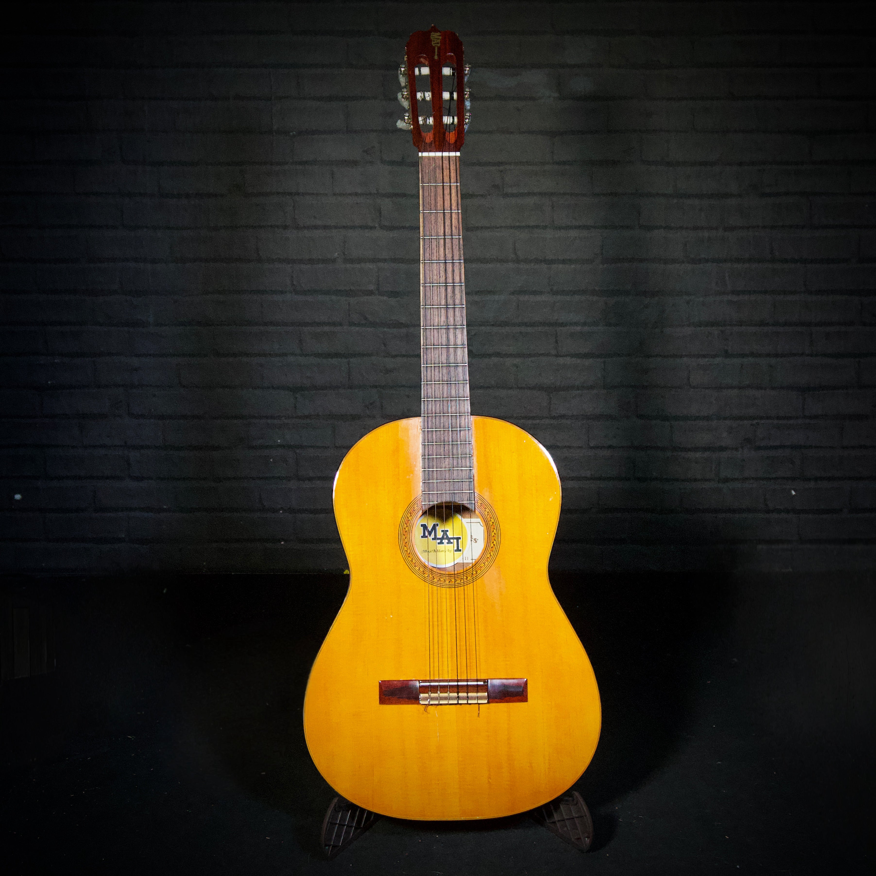 Nameless 'MAI' Classical Guitar w/ Case [USED]