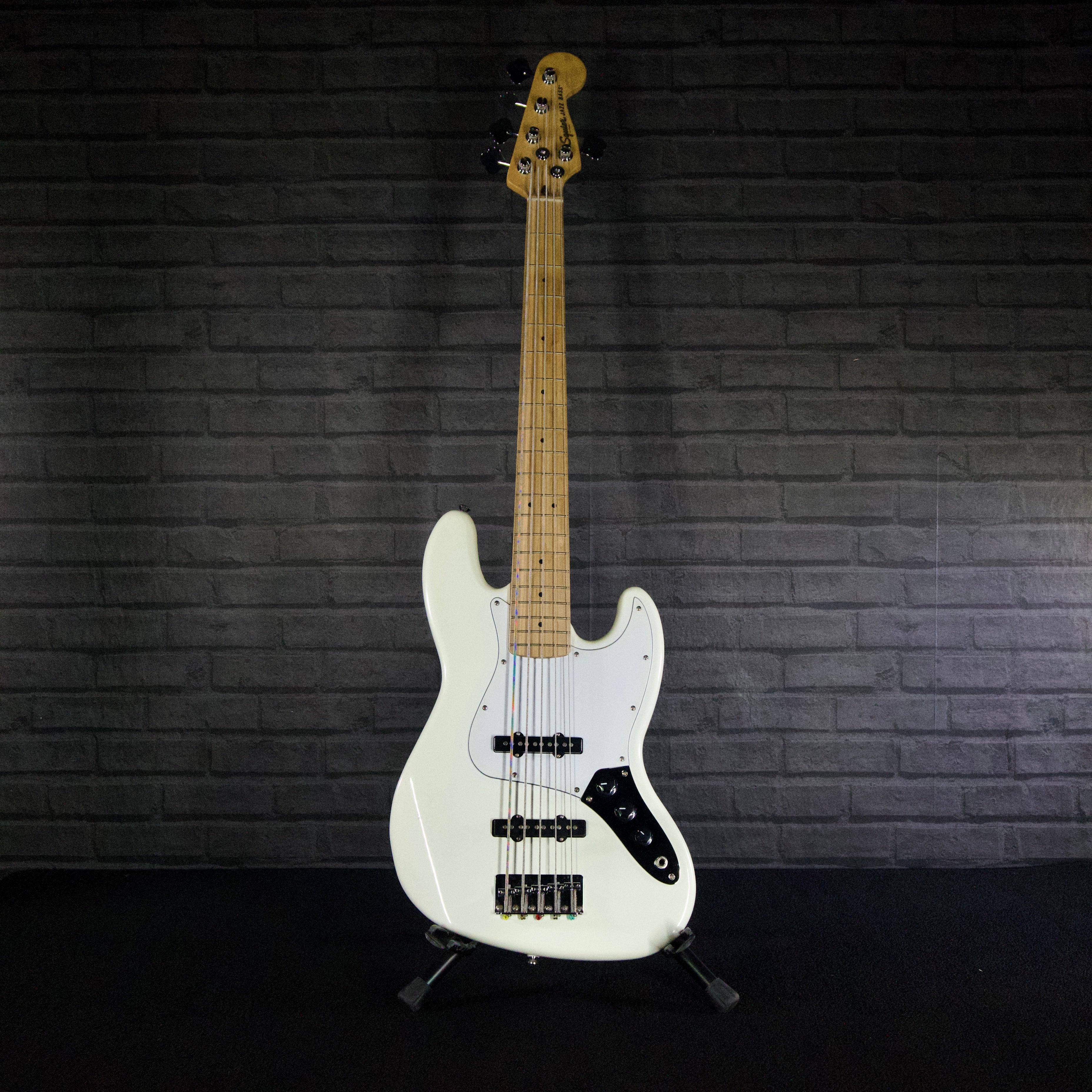 Squier Affinity Jazz Bass 5-String Olympic White (USED)