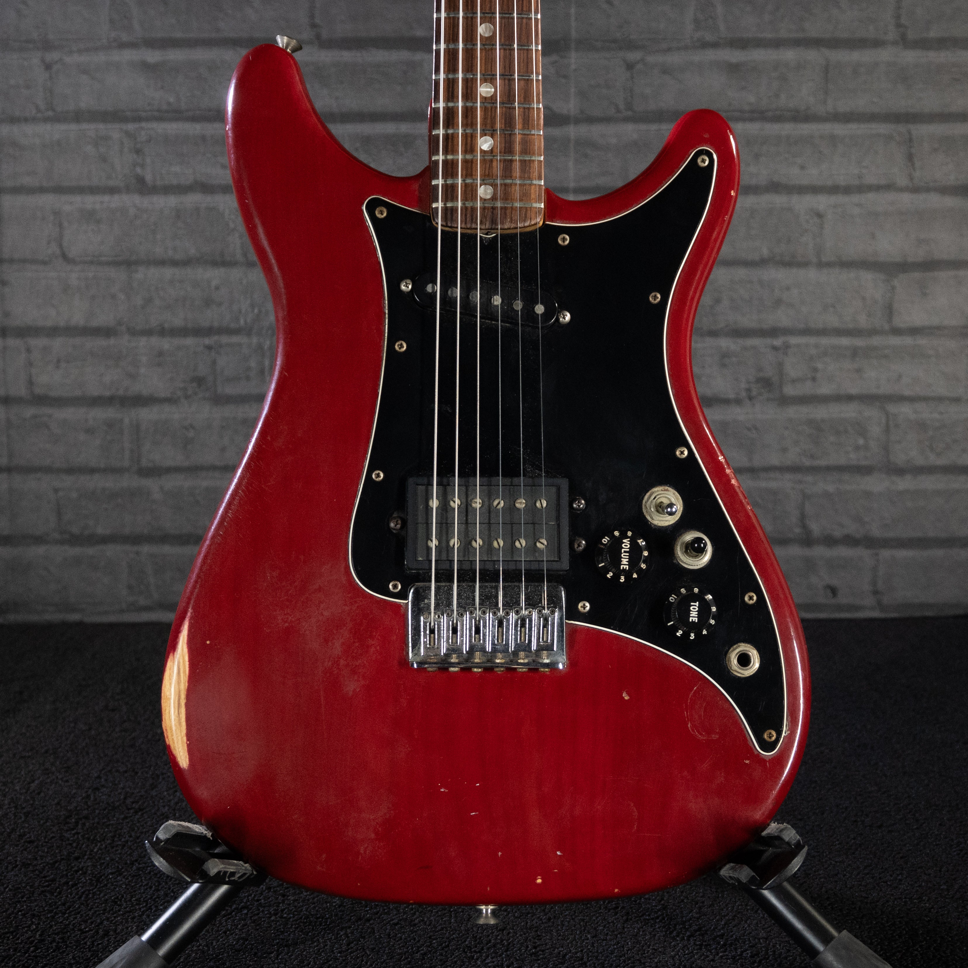 Fender Lead 1 Electric Guitar (Cherry Red) Vintage 1980-1982 USED