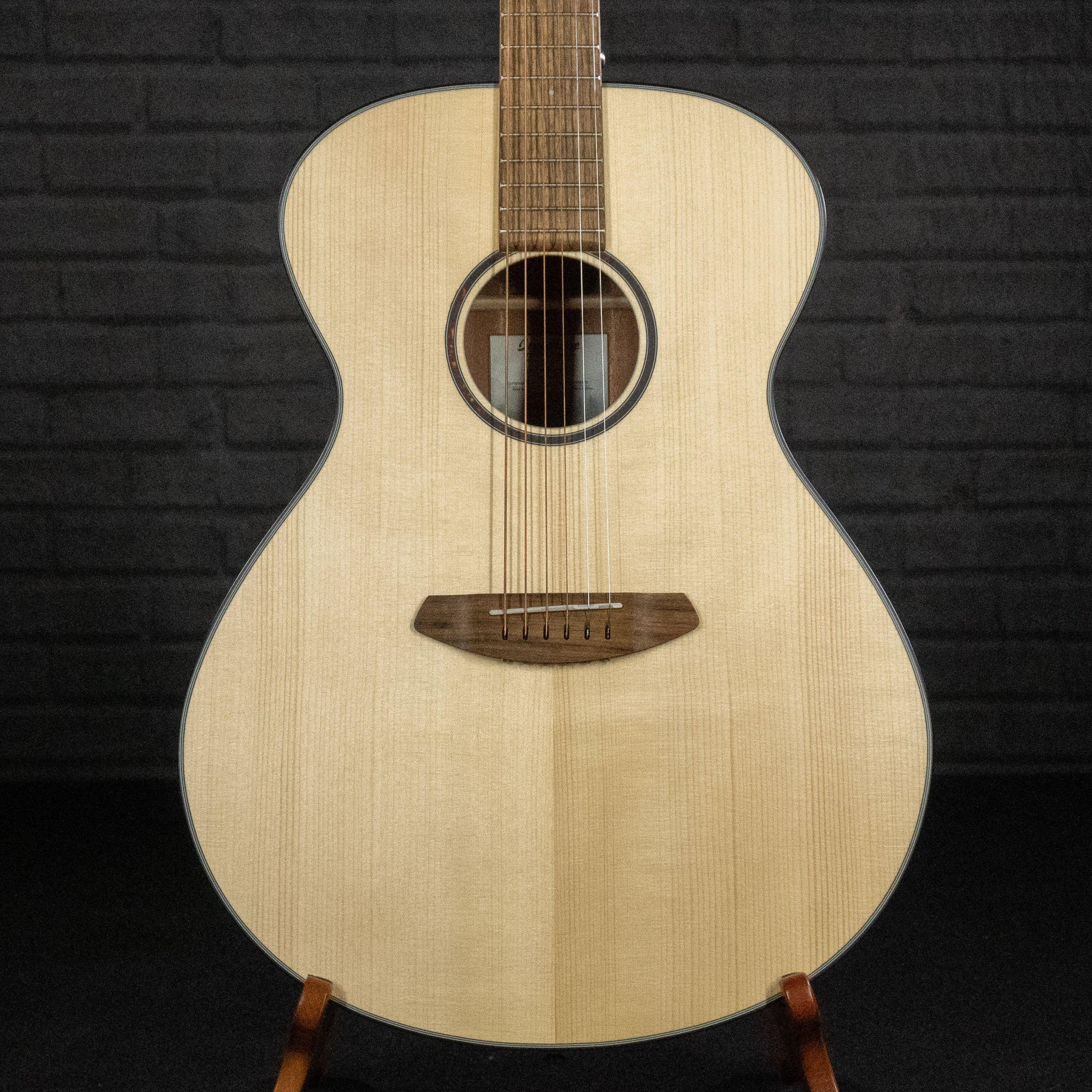 Breedlove Discovery S Concerto (European Spruce-African Mahogany) - Impulse Music Co.