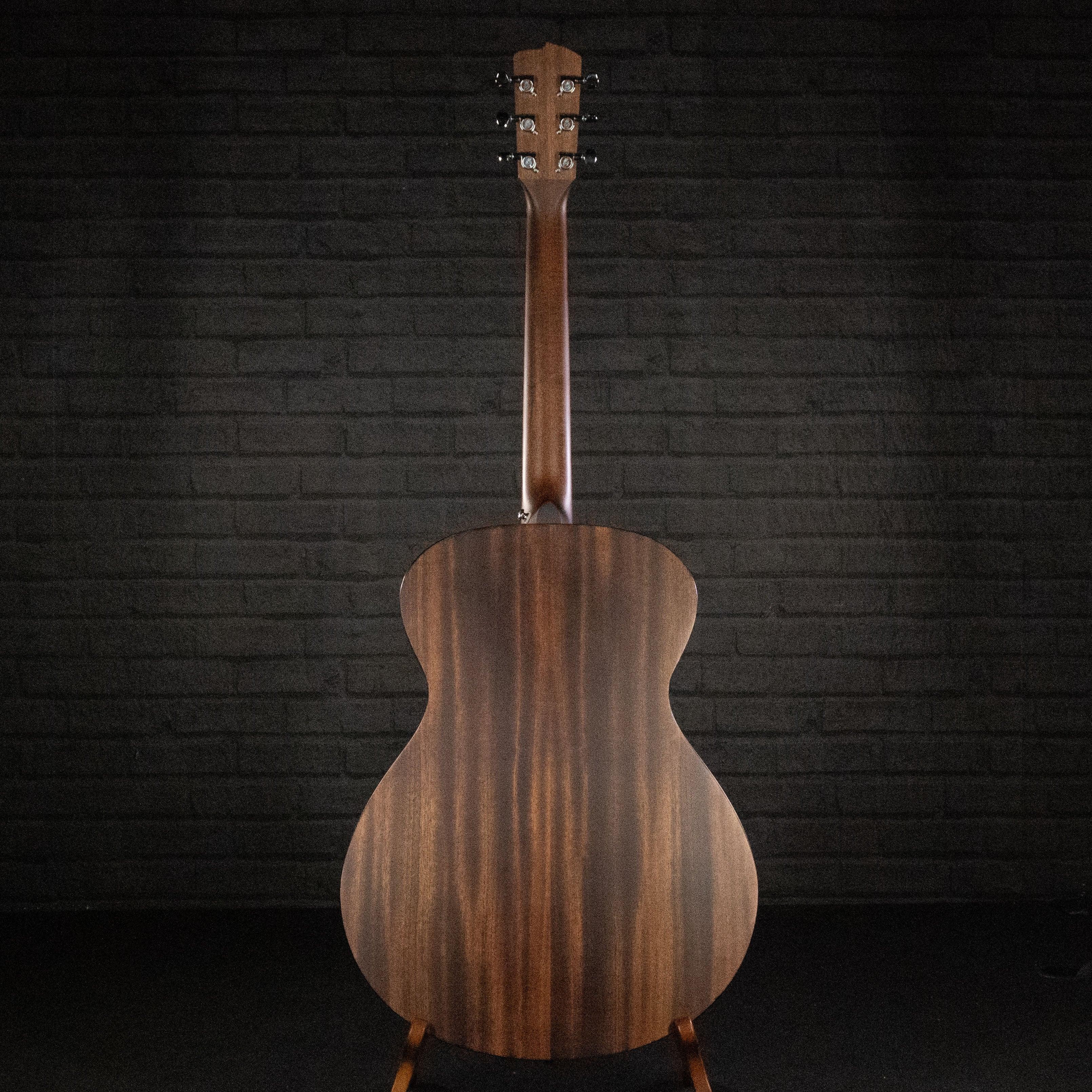 Breedlove Discovery S Concerto (European Spruce-African Mahogany) - Impulse Music Co.