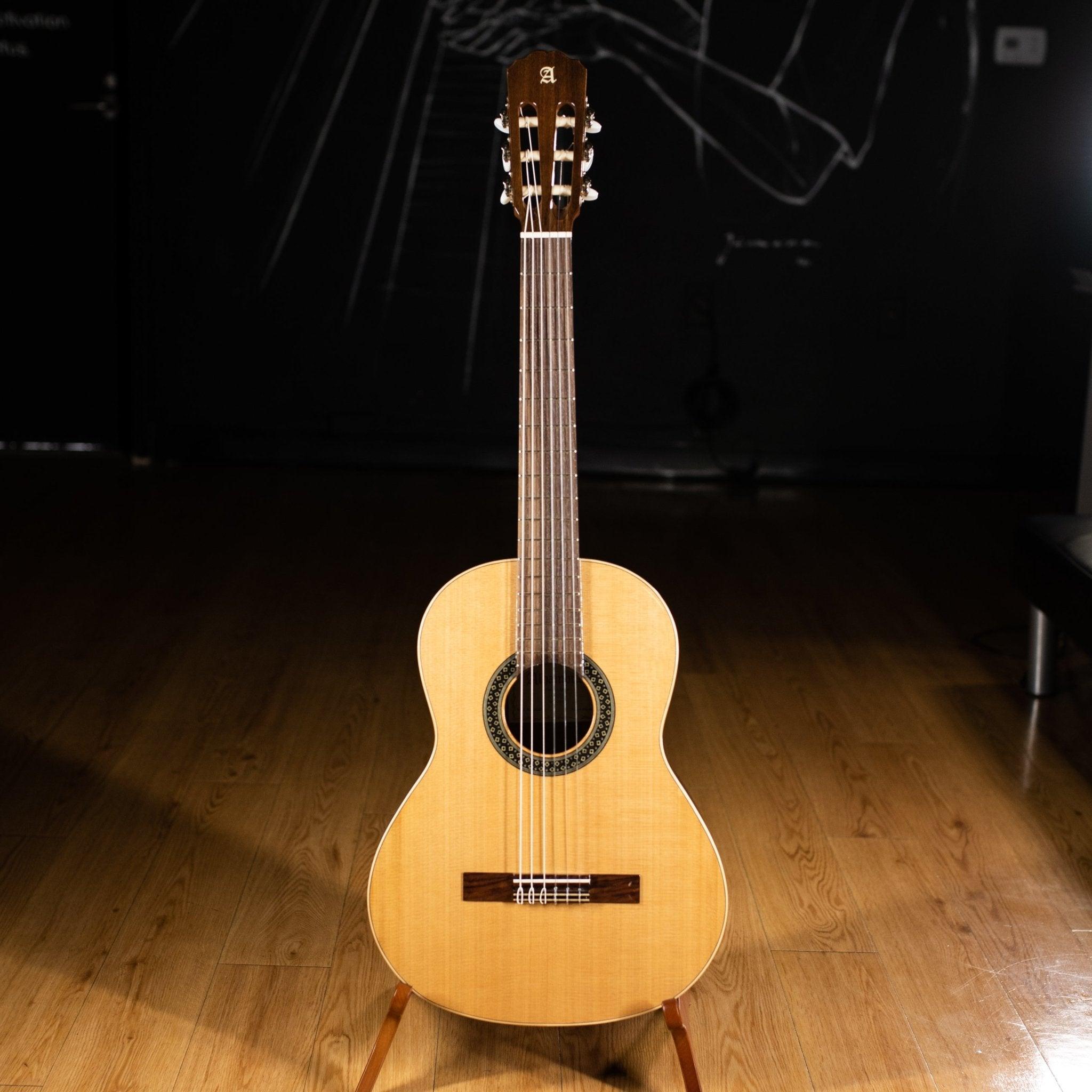 Alhambra 1C Classical Nylon Guitar freeshipping - Impulse Music Co.